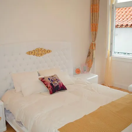 Chiado 3 Bedroom Luxury Lisbon